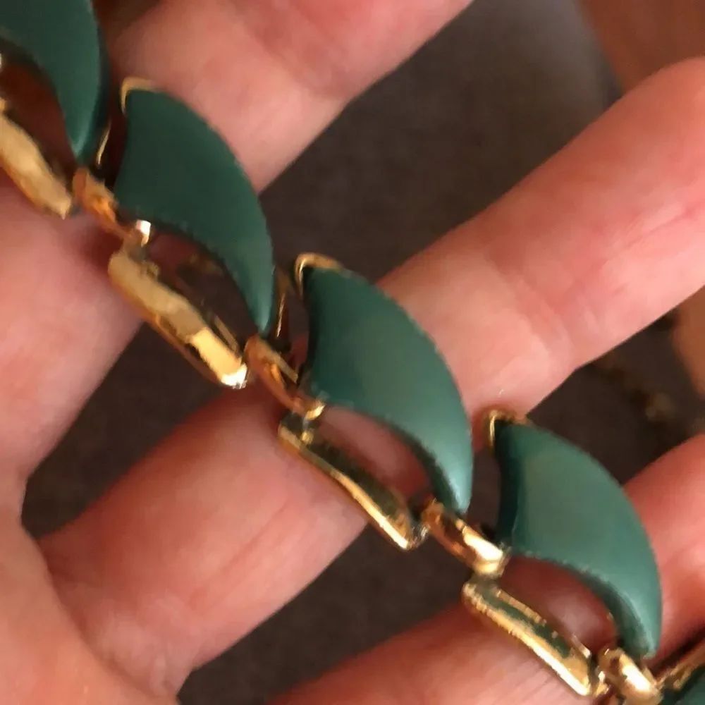 Vintage Mid Century Green Thermoset Plastic Necklace - Picture 14 of 16